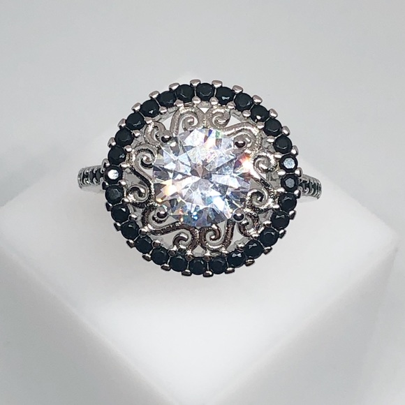 Beautiful sterling silver black spinel ring - Picture 2 of 6